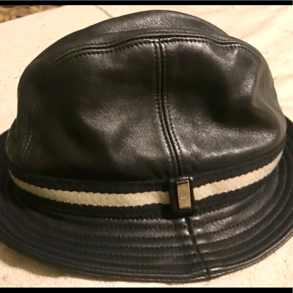 Vintage GUCCI VeraPelle LEATHER BUCKET HAT/ Buckle